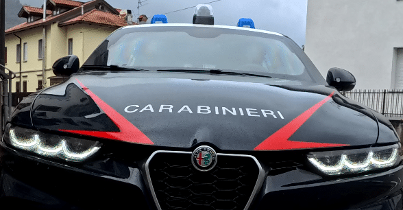 Tarcento, tenta di sfuggire ai Carabinieri: 21enne trovato con cocaina e contanti