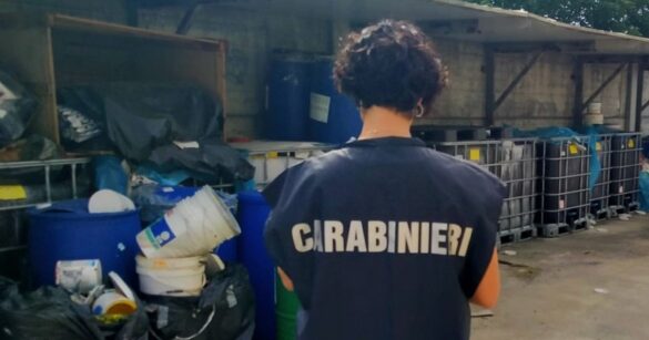 Scarti industriali stoccati all’aperto e scarichi non depurati: sequestro dei Carabinieri, sanzioni per 19.000 euro