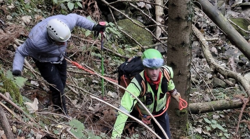 Cercatore di funghi perde l’orientamento nei boschi, interviene il Soccorso Alpino