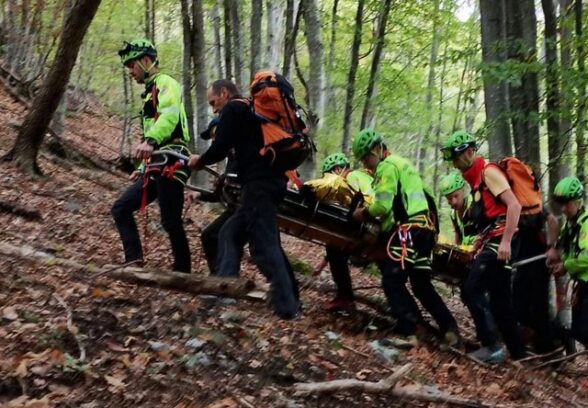 Tolmezzo, soccorso un cacciatore infortunato vicino a Sella Duron