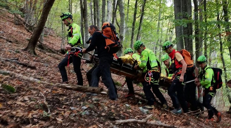 Tolmezzo, soccorso un cacciatore infortunato vicino a Sella Duron